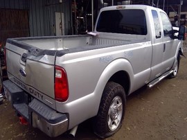 2015 FORD F250SD, SILVER, XLT MODEL. EXTD CAB, 6.2L, FLEX AT 2WD.  F25226
